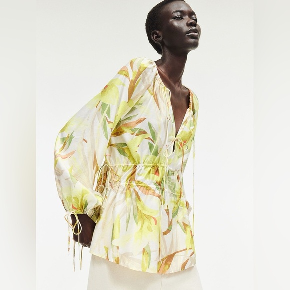 H&M Tropical Floral Drawstring Blouse NWT Size M - Picture 1 of 12